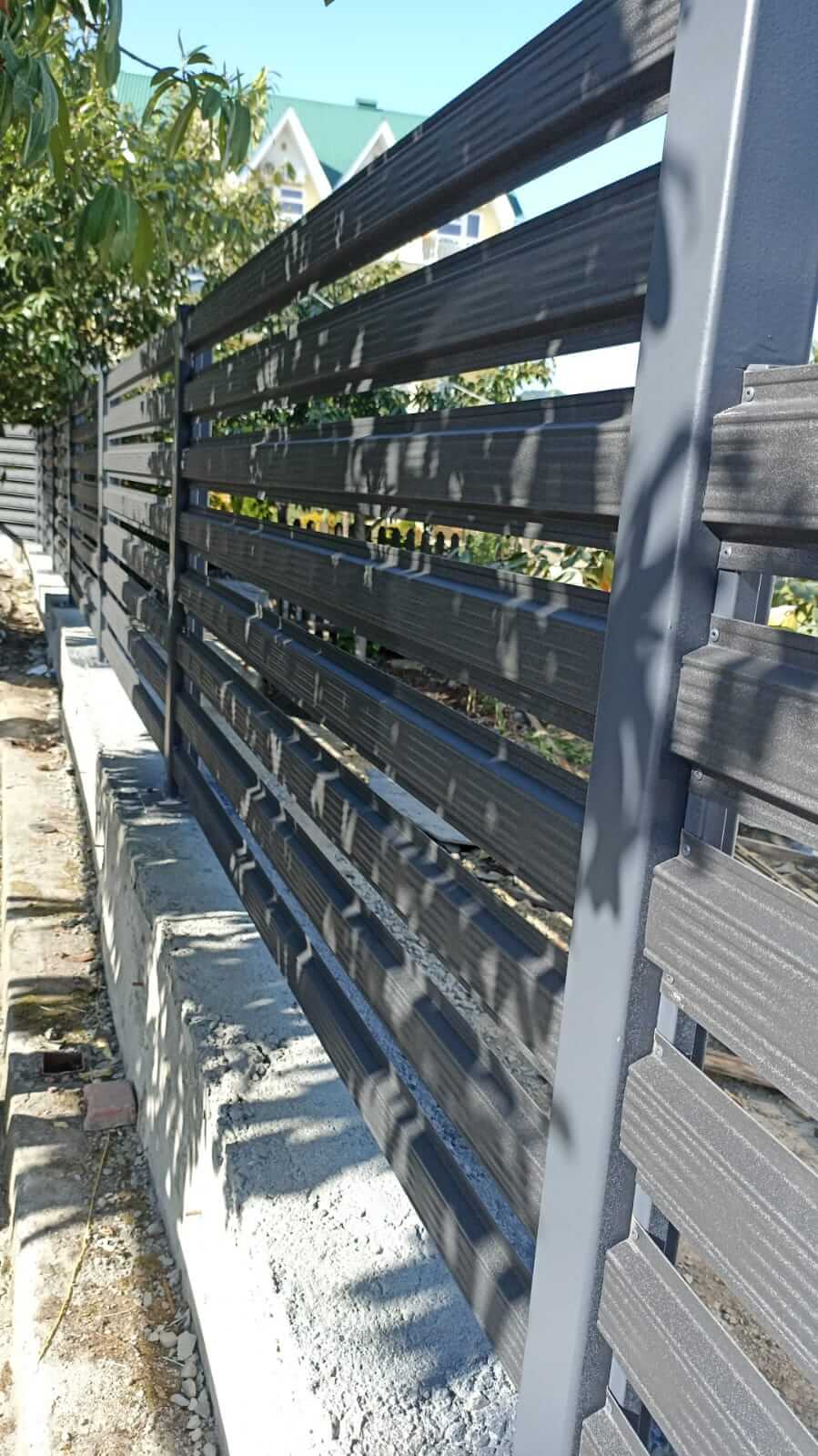 Забор из штакетника 90м RAL7024/7024 Серый Графит фото3 в Липецке