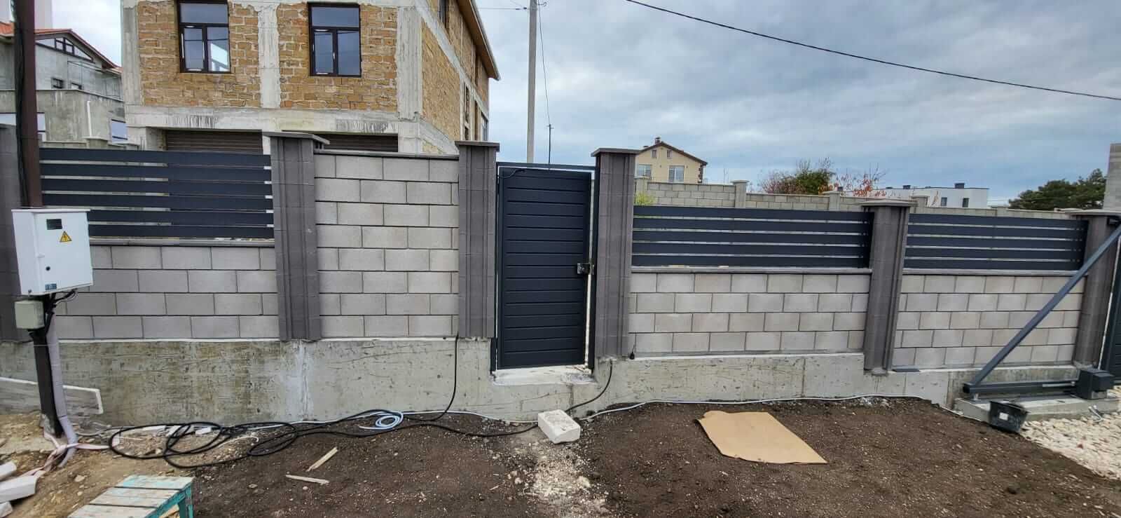 Забор-ранчо из металлопланкена 28м RAL7024 Серый Графит МАТТЕ фото 6 в Липецке