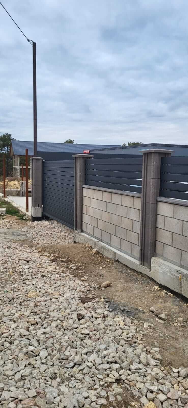 Забор-ранчо из металлопланкена 28м RAL7024 Серый Графит МАТТЕ фото 2 в Липецке