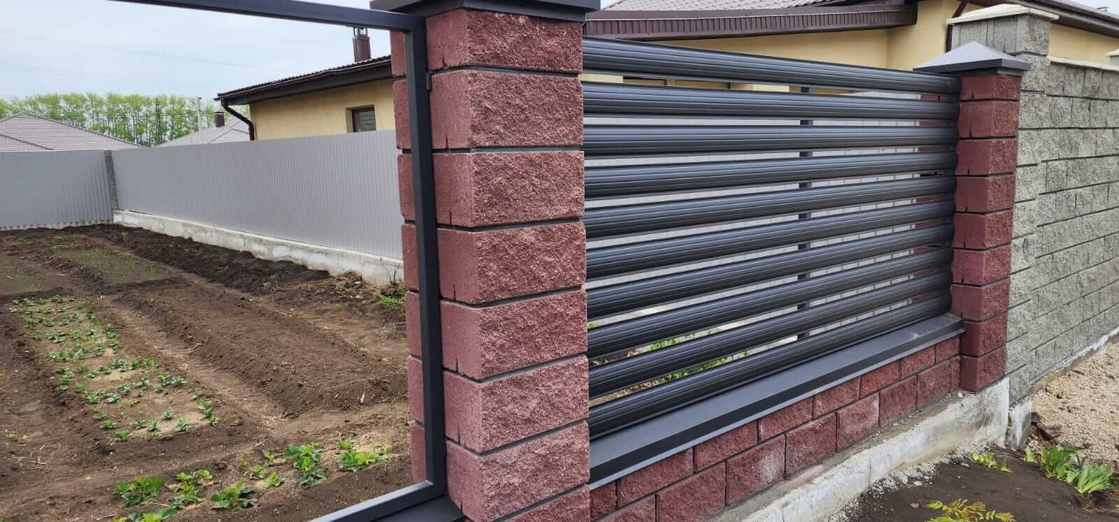 Забор-ранчо из штакетника 21м RAL7024/7024 Серый Графит МАТТЕ фото 7 в Липецке
