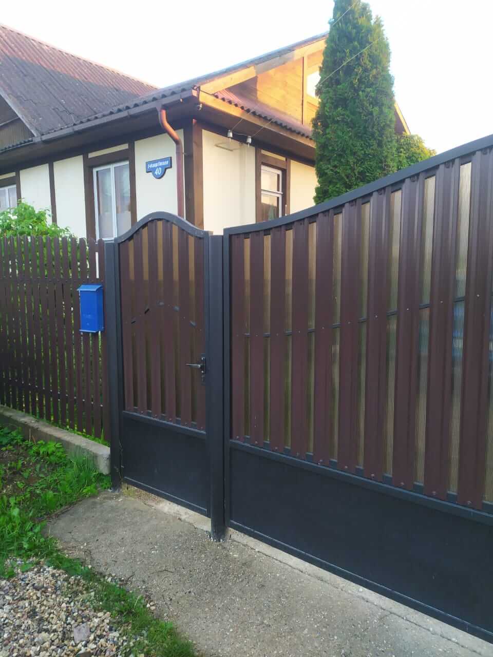 Забор из штакетника ЭКО-М 16м RAL8017 полиэфирная эмаль фото 1 в Липецке
