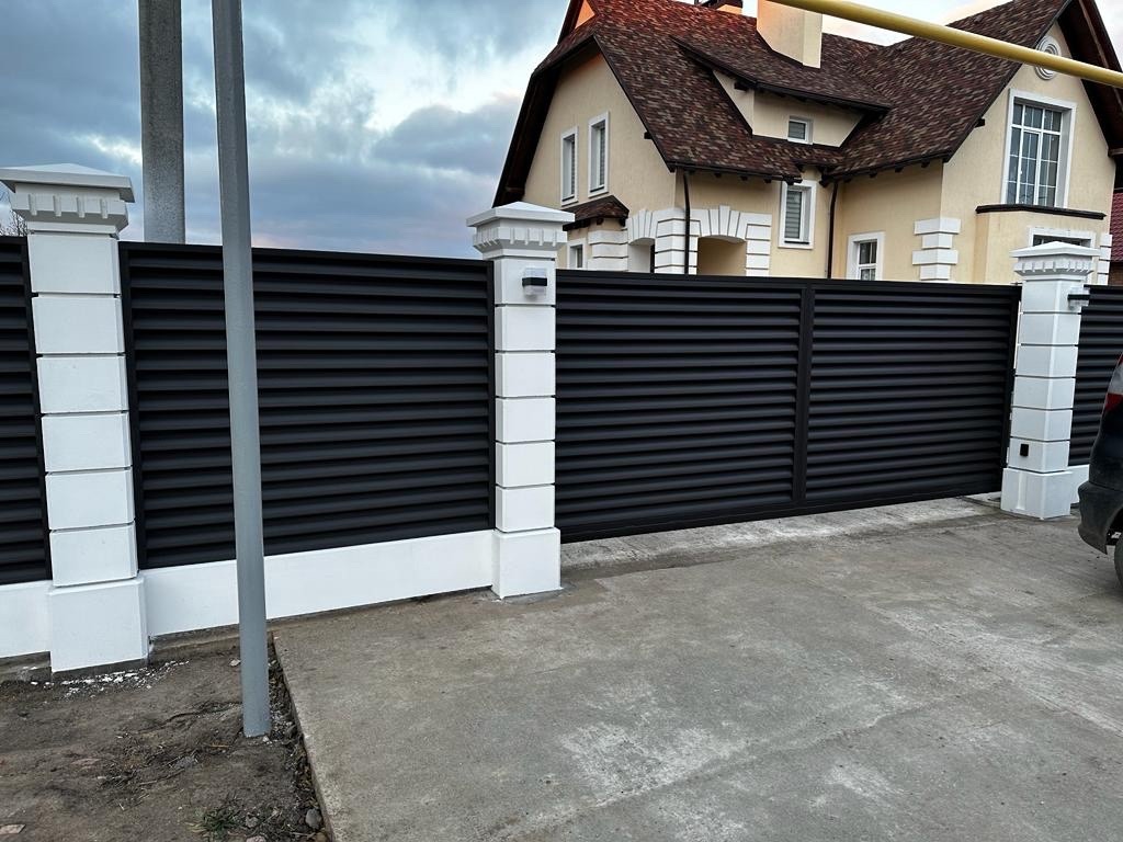Забор из ламелей Еврожалюзи 35м RAL8019/8019 Темный Шоколад двусторонний MATTE фото 1 в Липецке