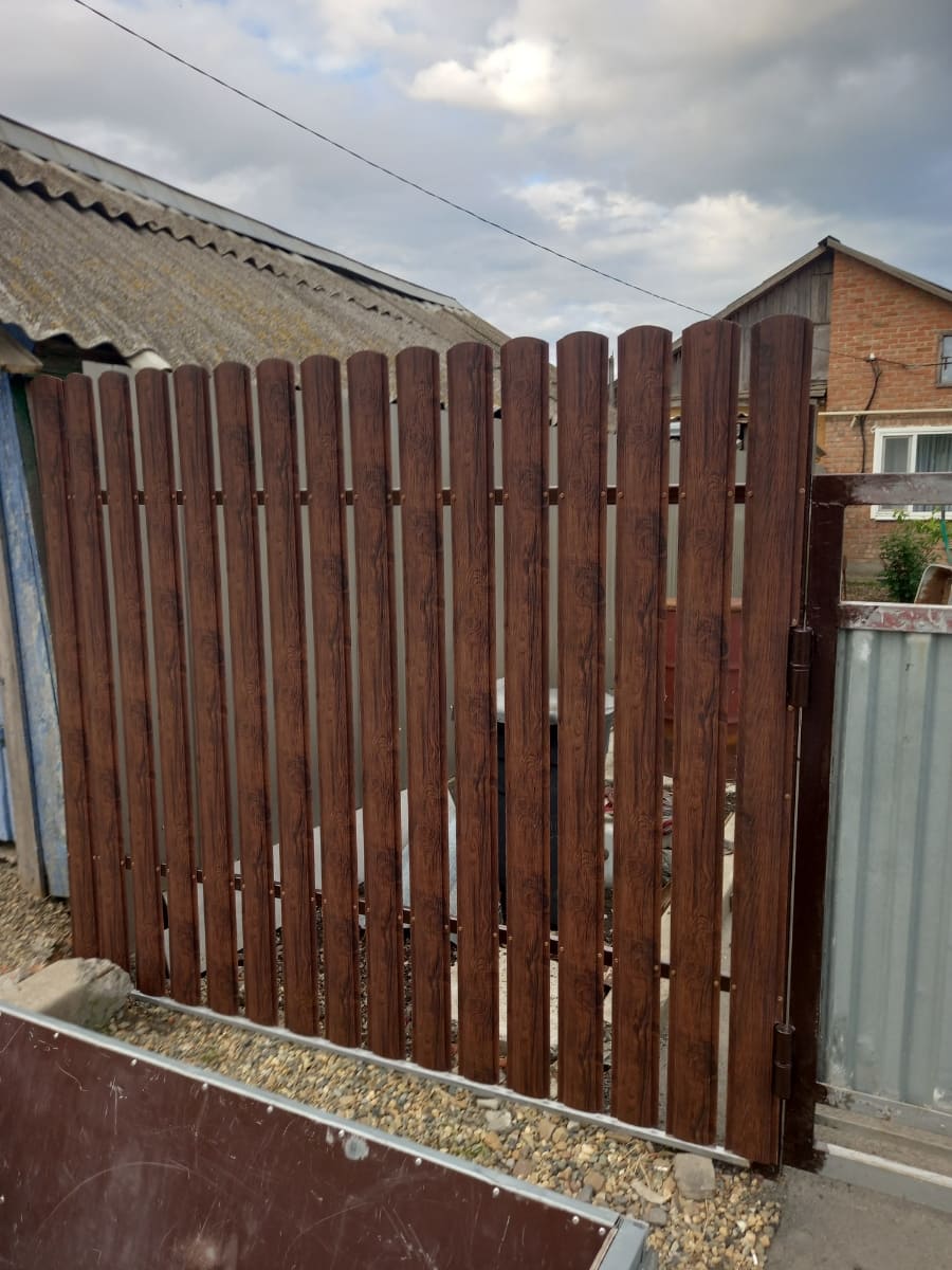 Забор из евроштакетника 2м Античный Дуб SteelArt двусторонний в Липецке