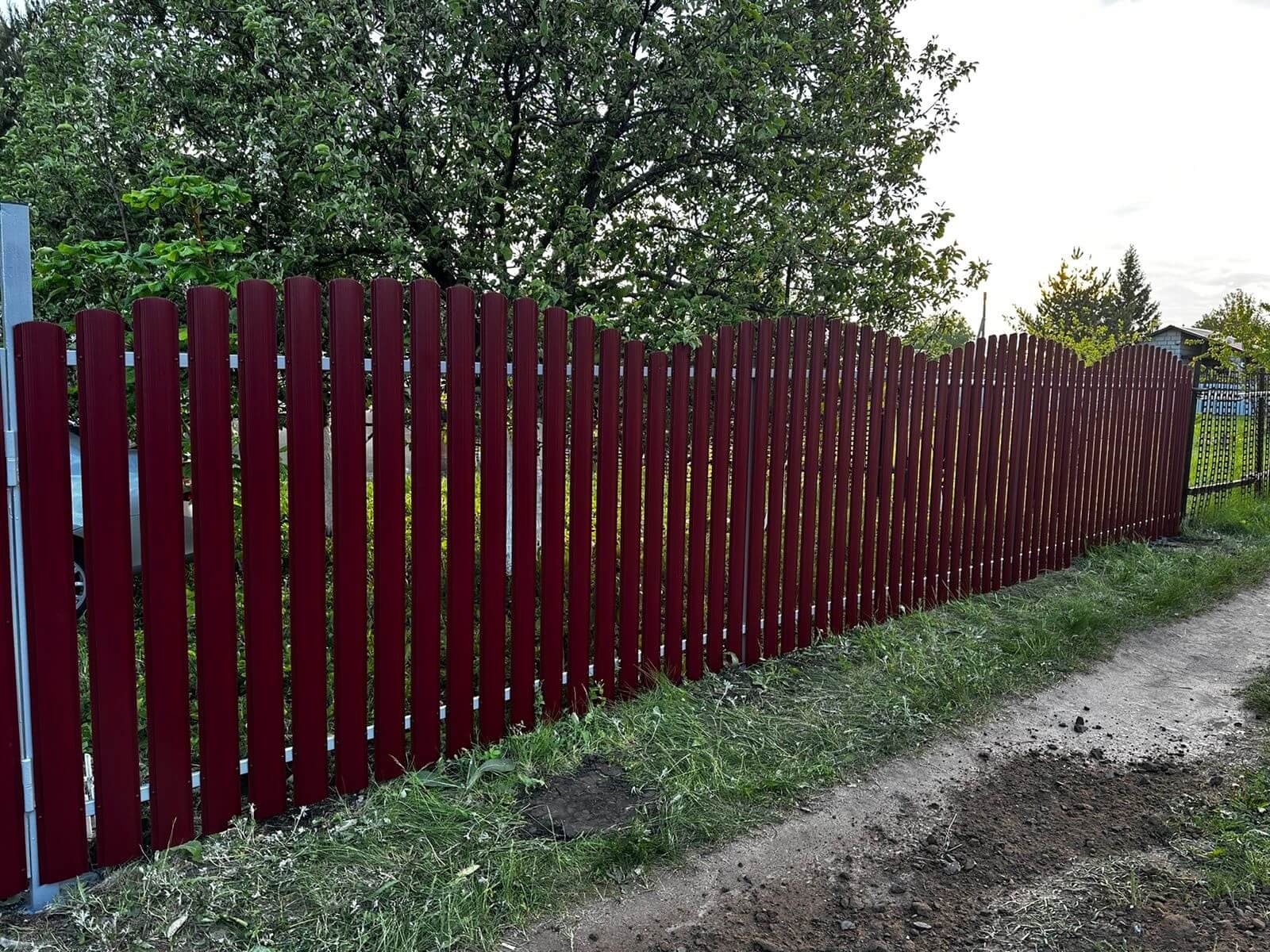 Забор из евроштакетника 28м RAL3005 Красное Вино фото 3 в Липецке