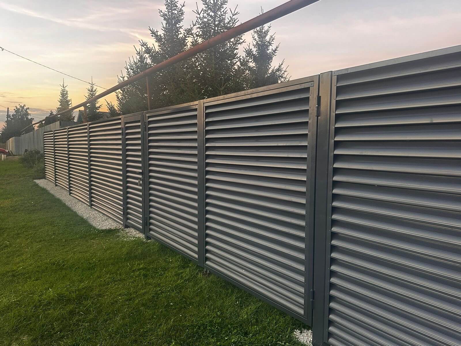 Забор из ламелей Еврожалюзи 26м RAL7024/7024 Серый Графит двусторонний в Липецке
