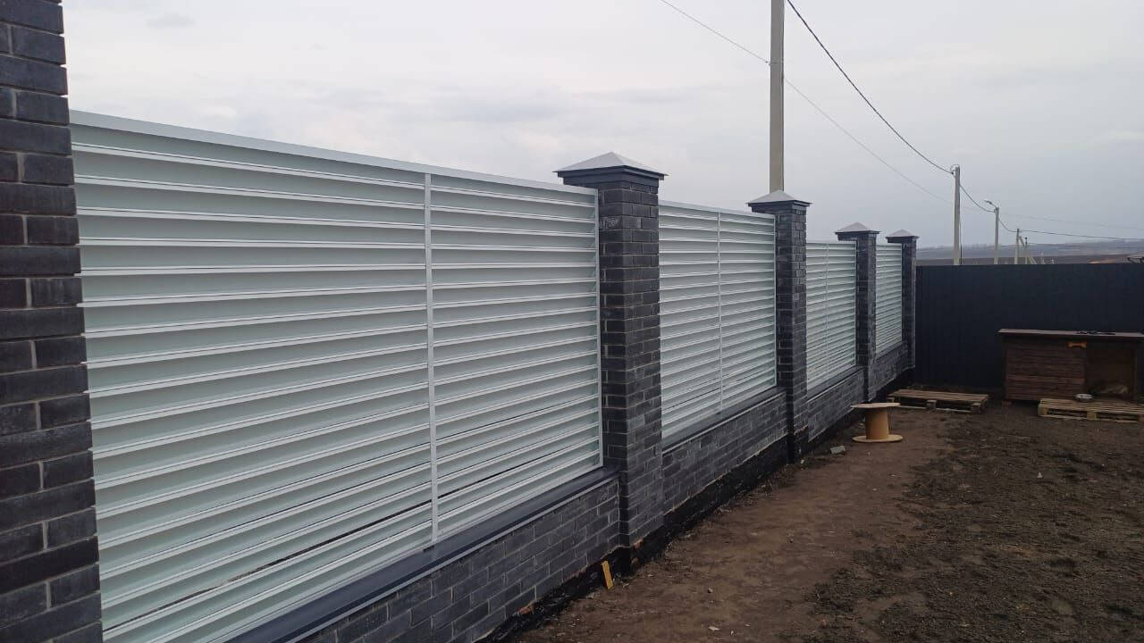 Забор-жалюзи из ламелей ЭКО-Z 94м RAL9003/9003 Белый двусторонний фото 1 в Липецке