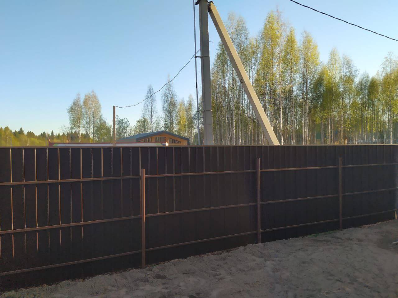 Забор из металлосайдинга ЕВРО-БРУС 25м Темный Каштан 3D Принтек фото 5 в Липецке