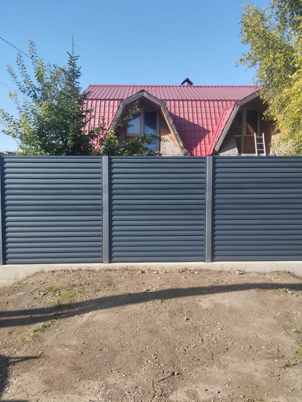 Забор-жалюзи из ламелей Реснички 54м RAL7024/7024 Серый Графит двусторонний МАТТЕ в Липецке