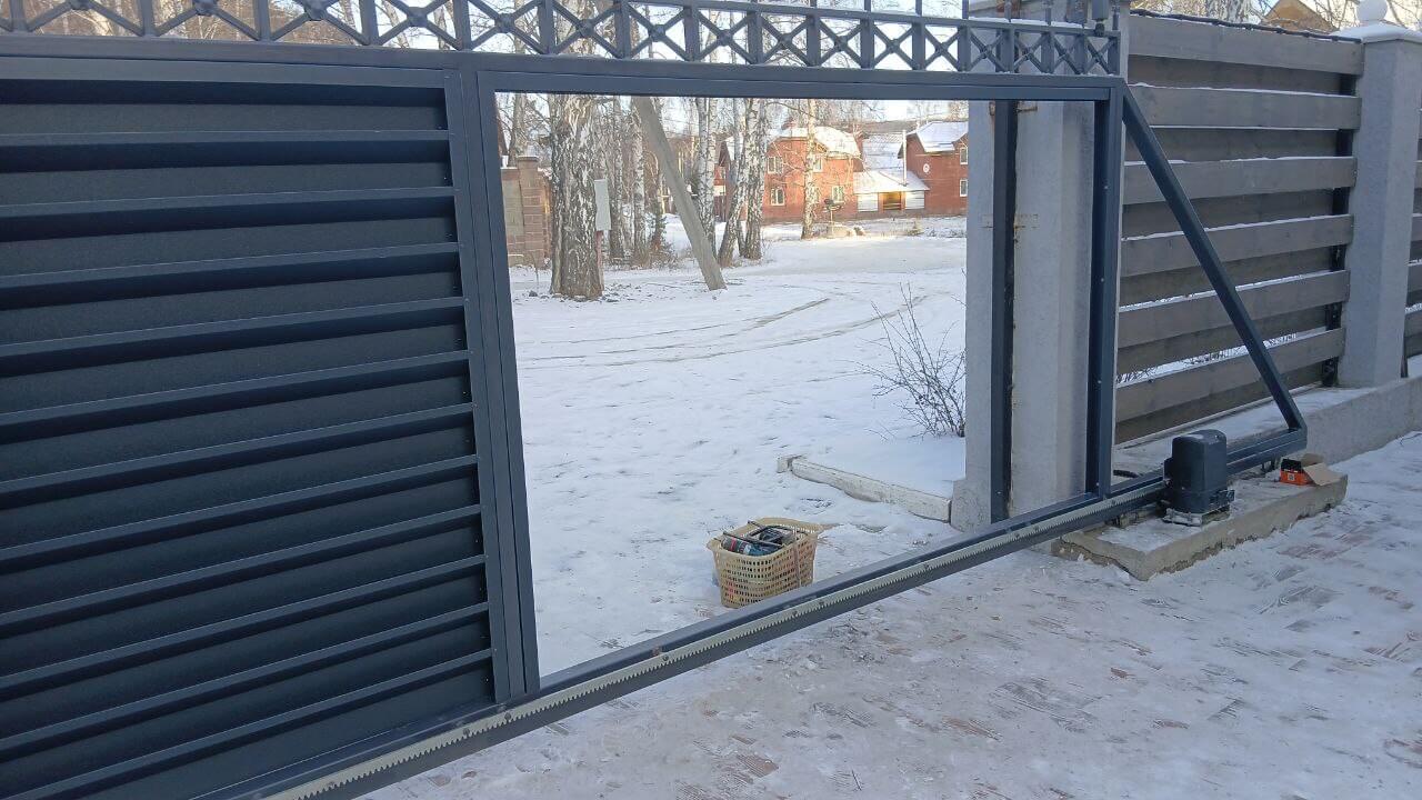 Входная группа из ламелей Хай-Тек RAL7024/7024 Серый Графит двусторонний МАТТЕ фото 10 в Липецке