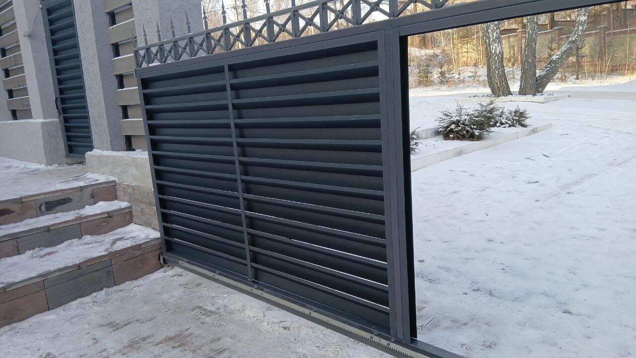 Входная группа из ламелей Хай-Тек RAL7024/7024 Серый Графит двусторонний МАТТЕ фото 16 в Липецке