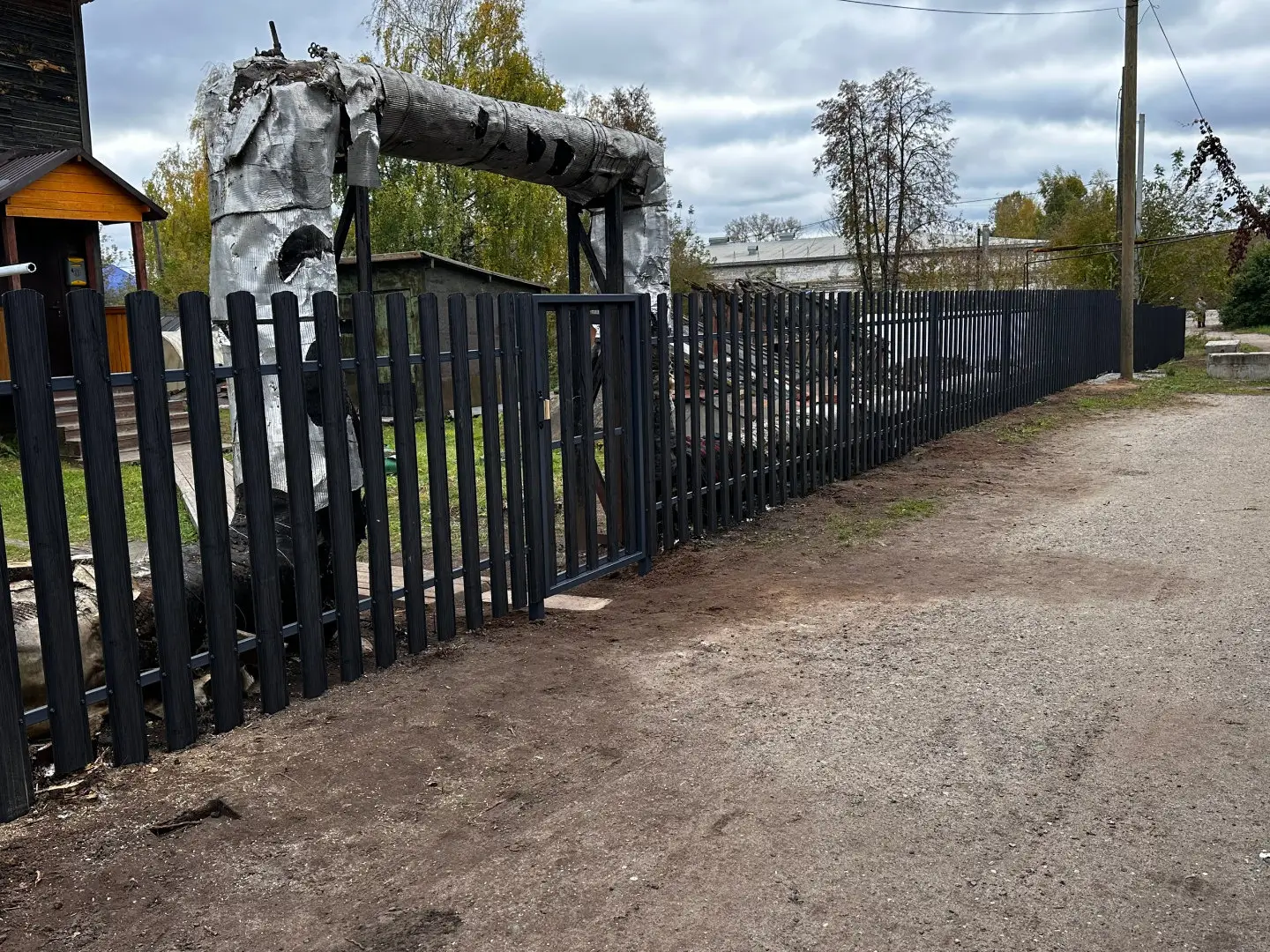 Забор из евроштакетника 63м Черное Дерево 3D Принтек фото 5 в Липецке