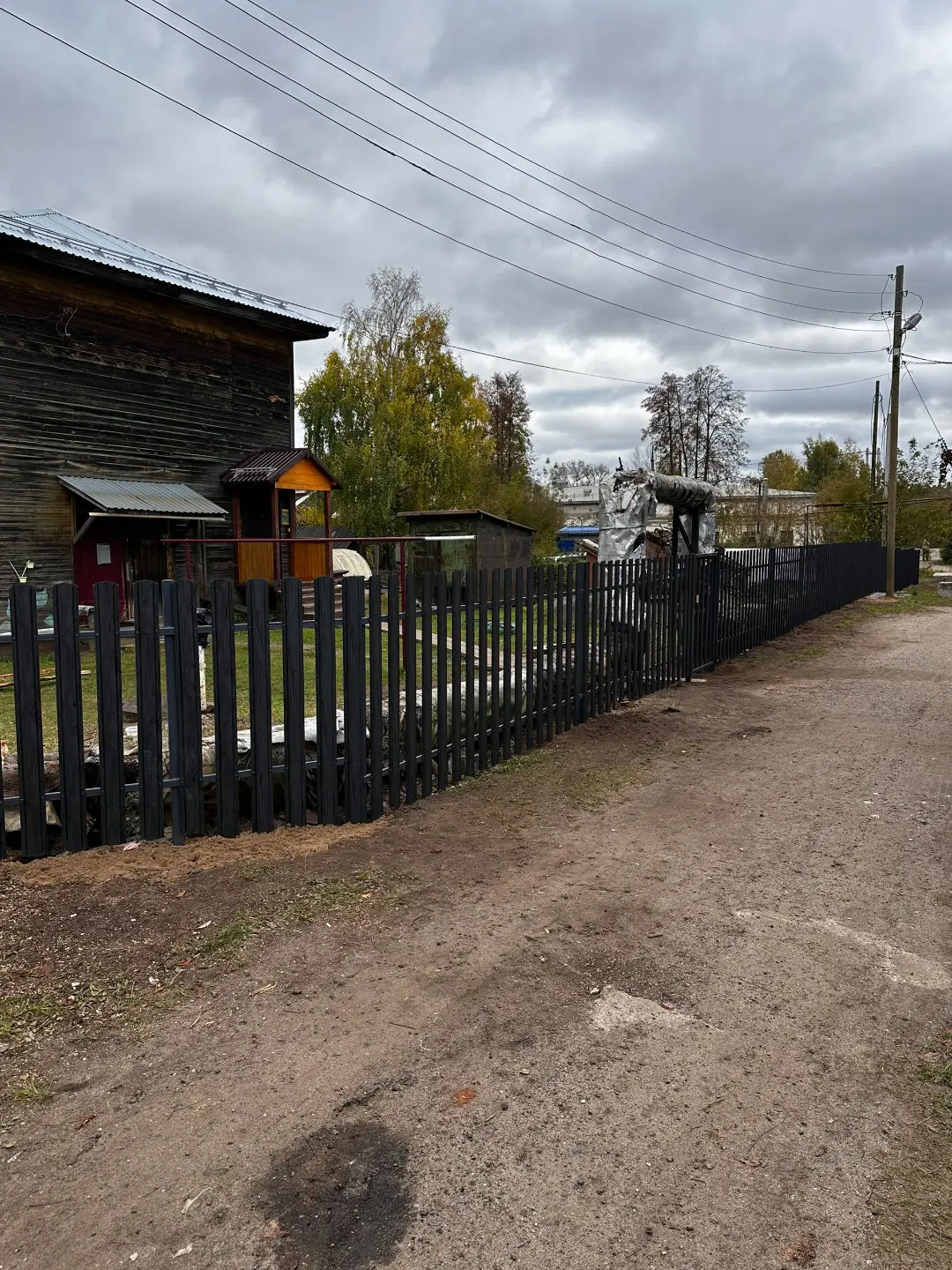 Забор из евроштакетника 63м Черное Дерево 3D Принтек фото 3 в Липецке