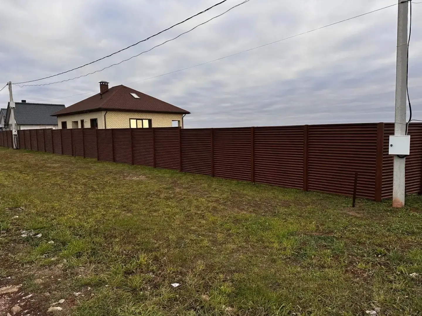 Забор-жалюзи из ламелей ЭКО-Z 58м Темный Дуб 3D Принтек фото 2 в Липецке