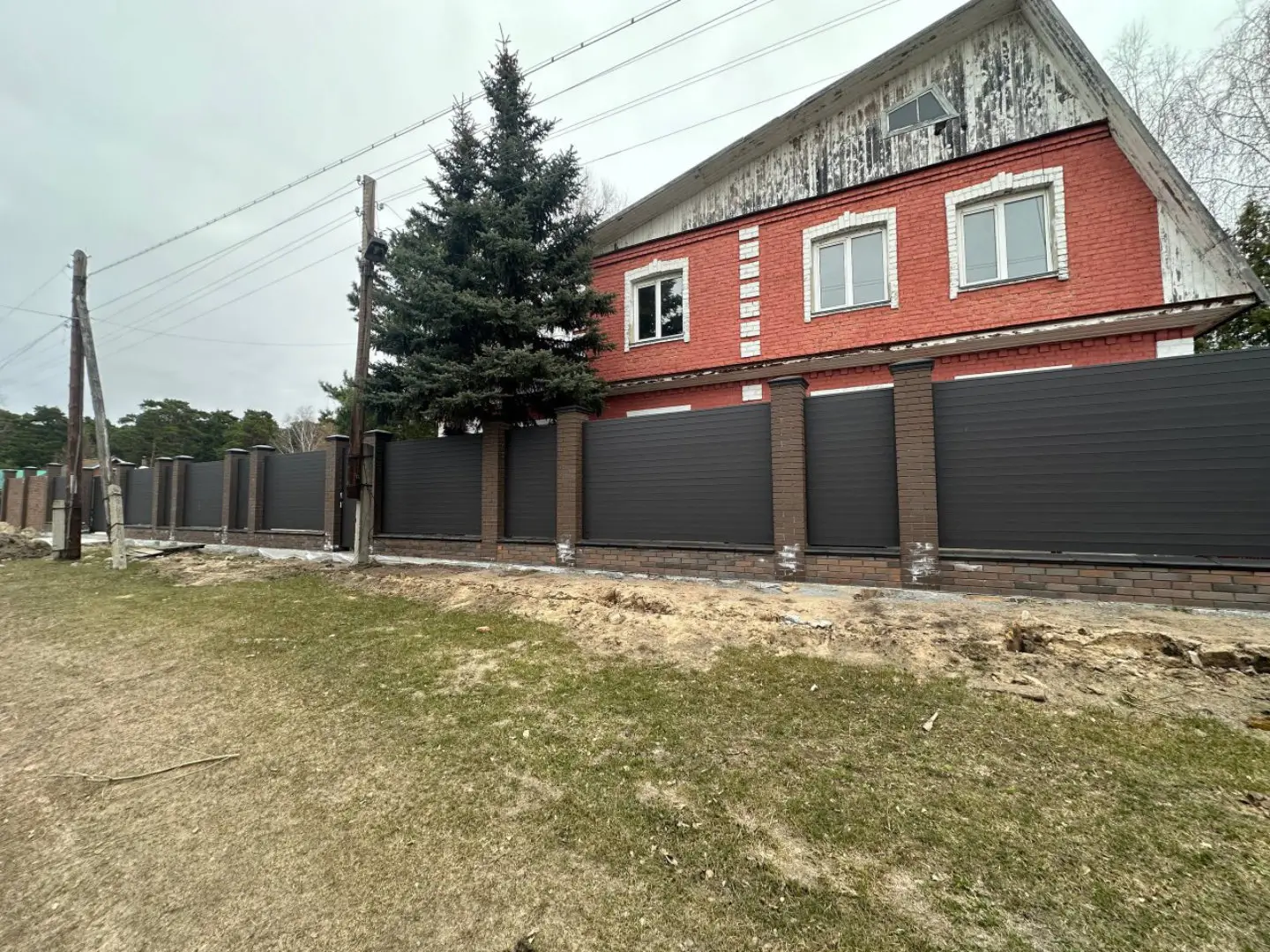 Забор-ранчо из металлического планкена 28м RAL8019 Темный Шоколад МАТТЕ фото 2 в Липецке