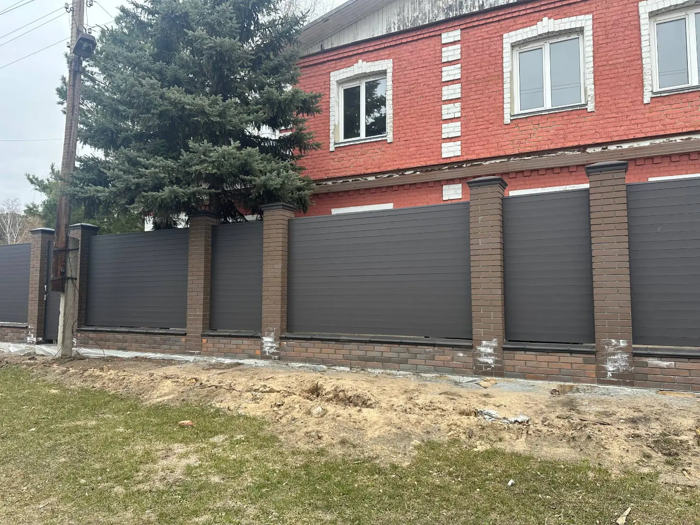 Забор-ранчо из металлического планкена 28м RAL8019 Темный Шоколад МАТТЕ в Липецке