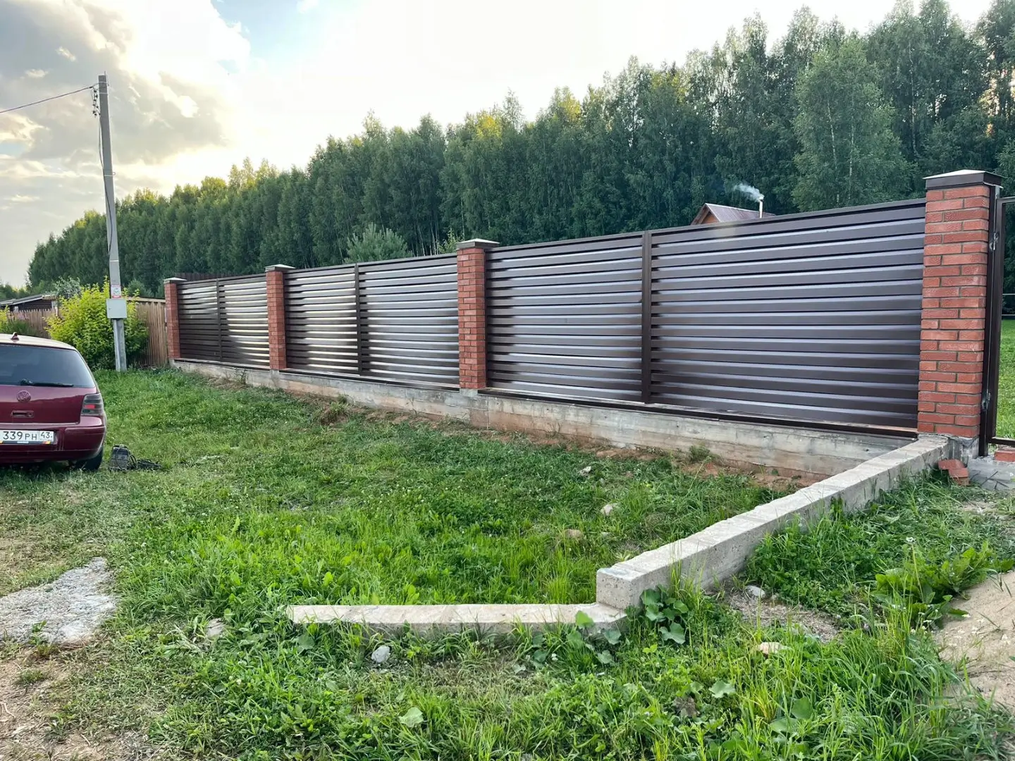 Забор-жалюзи из ламелей Хай-Тек 26м RAL8017/8017 Шоколад двусторонний в Липецке